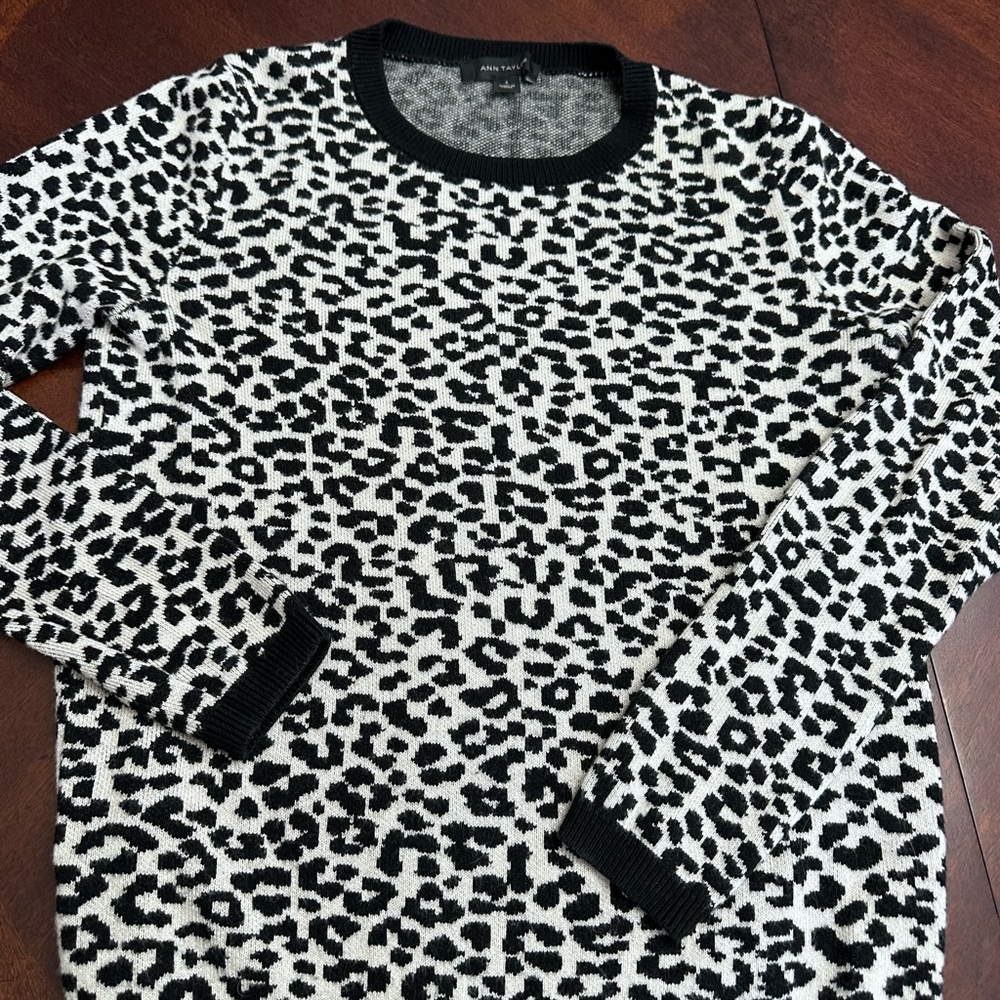 Ann Taylor Leopard Print Crewneck Animal Print Safari Chic Sweater Small EC
